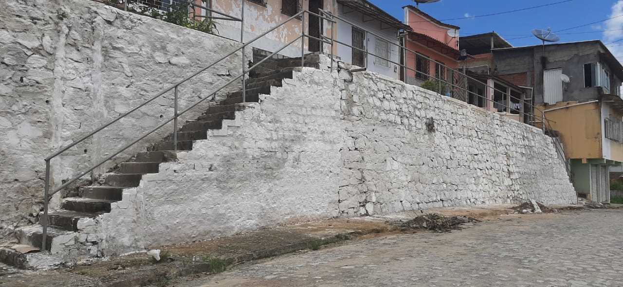 Camacã: Moradores da escadaria da Rua Duque de Caxias comemoram a instalação de Corrimãos